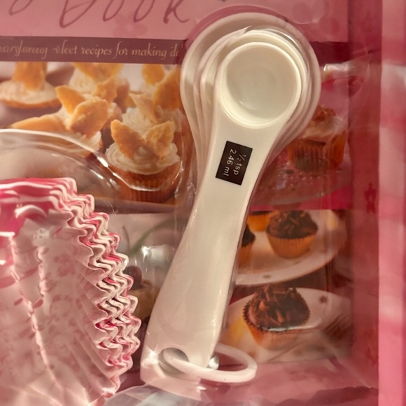 Cupcake Kit - Picture 5 of 11